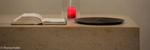 Altar Erlöserkirche rote Kerze